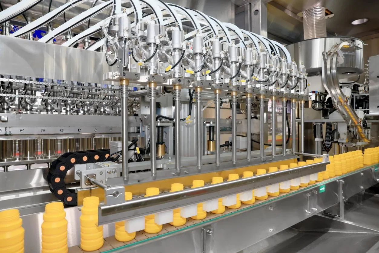 M&aacute;y chiết r&oacute;t v&agrave; đ&oacute;ng nắp v&agrave; đ&oacute;ng g&oacute;i tự động tốc độ cao 1l-5l Dầu ăn Dầu gia vị Nước sốt Nước &eacute;p Giấm 5